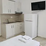 Finnley * Ksamil