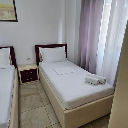 Finnley Apartament *