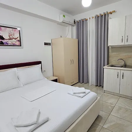 Finnley Apartament *