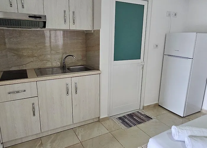 Finnley Lägenhet Ksamil